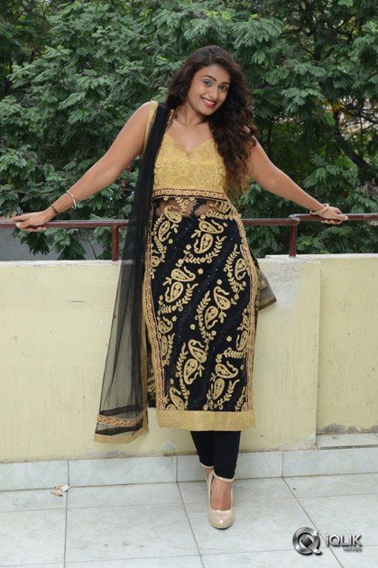 Kiran-Chetwani-At-Laxmi-Devi-Samarpinchu-Nede-Chudandi-Motion-Poster-Launch